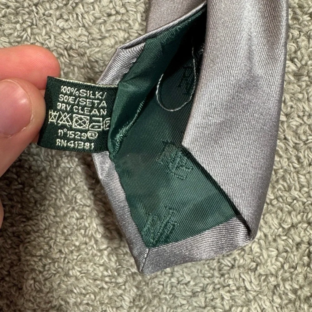 Lauren Ralph Lauren Mens Silk Necktie Solid Silver Grey Satin Hand Made RN41381